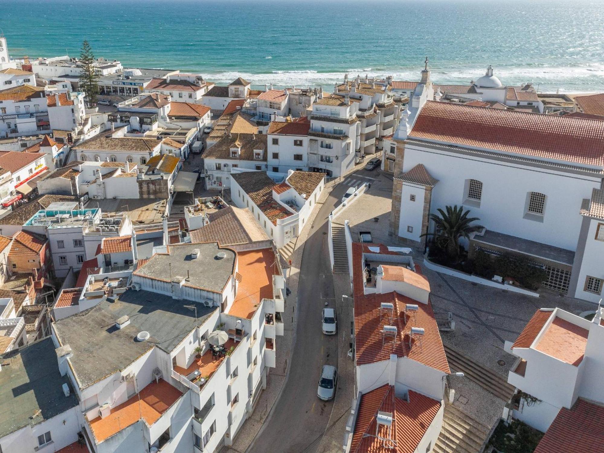 Lena'S Beach House By Hellovacations Албуфейра Экстерьер фото